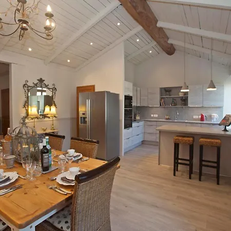 Villa Le Grenier By Vintage Travel *