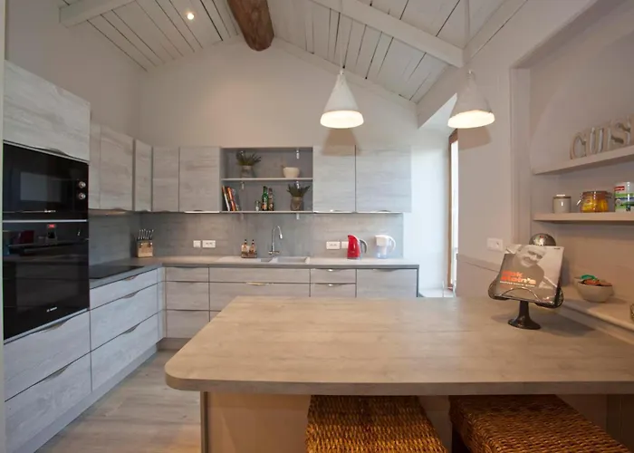 Villa Le Grenier By Vintage Travel